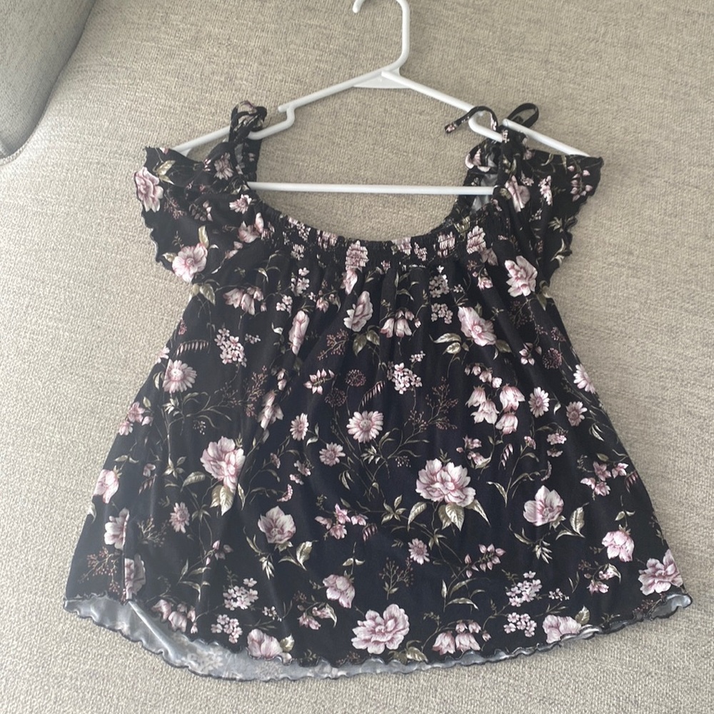 American Eagle Floral Top Size M